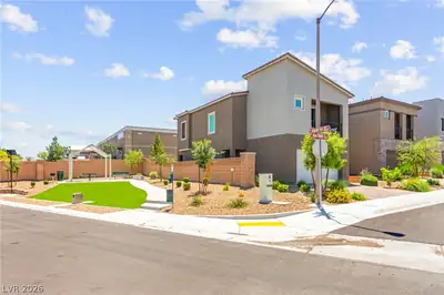 9743 Mojave Mountain Street 