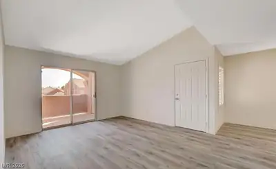 8101 West Flamingo Road 2014 Living Room