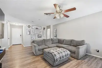 516 North Summit Drive, Henderson