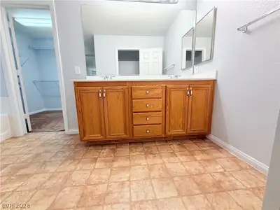 5604 Rocky Ravine Avenue Primary Bathroom