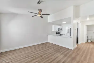 1800 Edmond Street 228 Dining Area