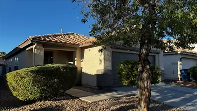 8413 Lost Gold Avenue Front of Structure