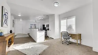 721 PEACHY CANYON Circle 201 Living Room