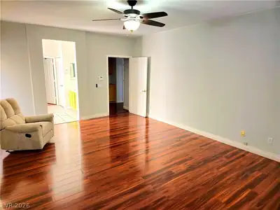 4116 Annendale Avenue Living Room