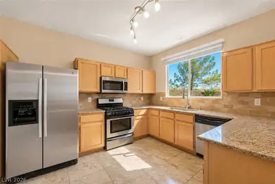 904 Siena Hills Lane Kitchen