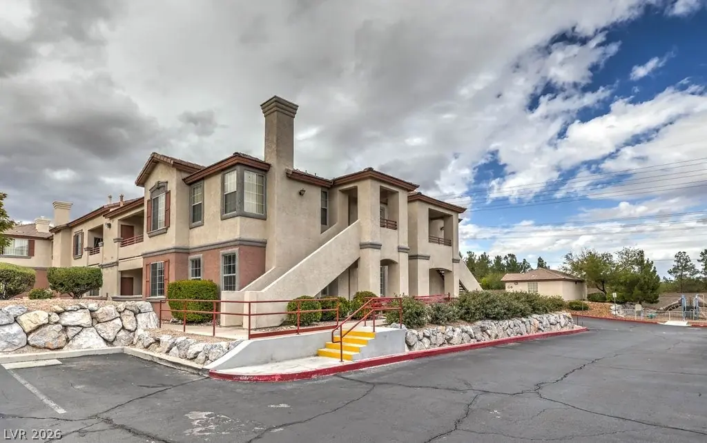 10233 King Henry Avenue 104