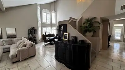 2921 Channel Rock Drive Living Room