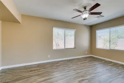 8944 Bandinella Avenue Bedroom