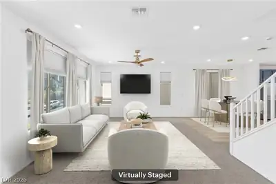 11568 Midnight Melody Avenue Living Room