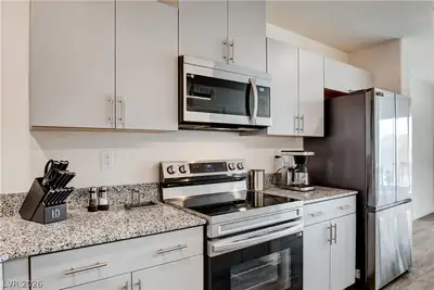 2945 White Selzter Ct Court Kitchen
