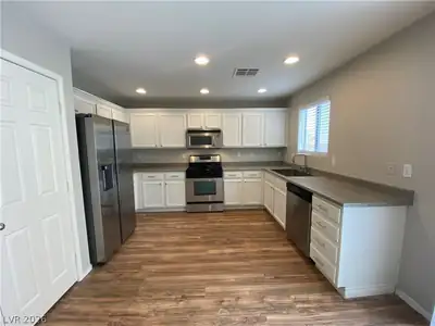 10436 Chrisman Avenue Kitchen