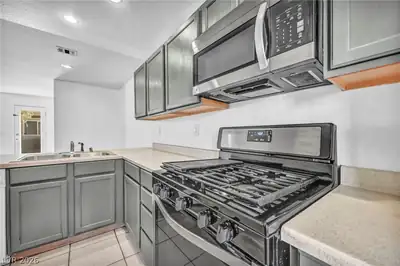 6677 Churnet Valley Avenue Kitchen