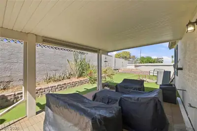 4005 Radbourne Avenue Patio