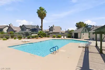 4005 Radbourne Avenue Pool