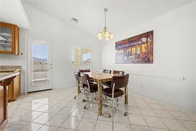 1961 Idaho Street Dining Area