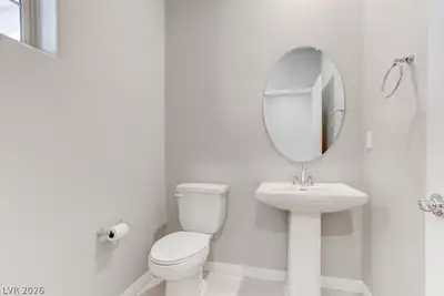 179 Ashwood View Avenue Bathroom