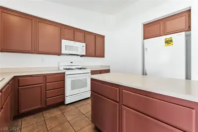 5308 Clouds Rest Avenue Kitchen