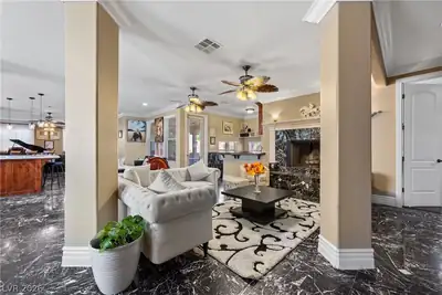 1998 Whitneys Dream Avenue Living Room