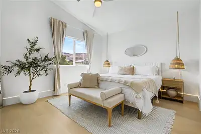 10147 Dragons Meadow Court Bedroom