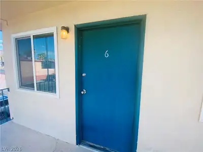 3762 Royal Crest Street 6 Entry