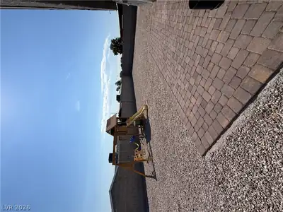 2820 South Sandhill Road A Yard