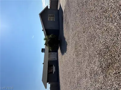 2820 South Sandhill Road A Front of Structure