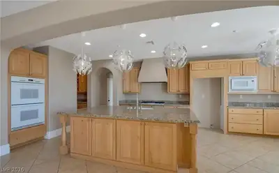 3 Tall Ruff Drive Kitchen