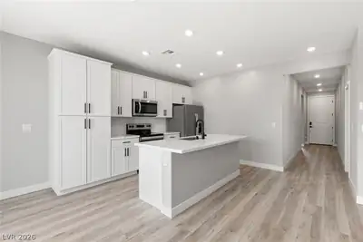 3229 Basin Desert Street Kitchen