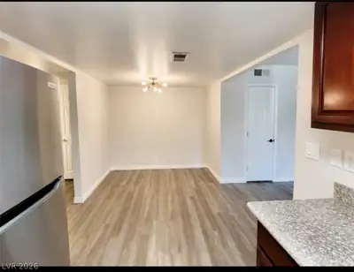 5260 River Glen Drive 259 Dining Area