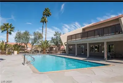 5260 River Glen Drive 259 Pool