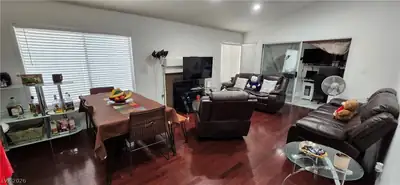1945 Bookbinder Drive Living Room