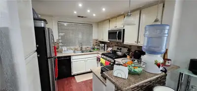 1945 Bookbinder Drive Kitchen