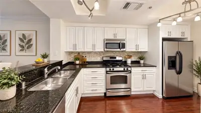 230 East Flamingo Road 133 Kitchen