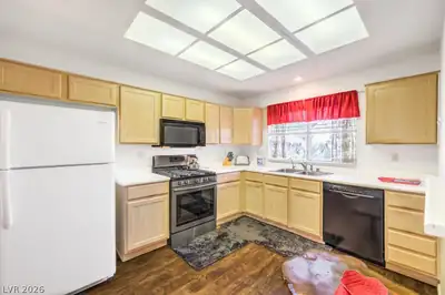 9212 Cascade Hills Drive Kitchen