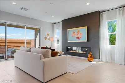 102 Amalfi Coast Way Living Room