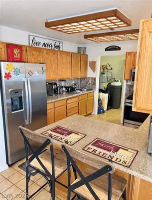 2710 Mateuse Street Kitchen
