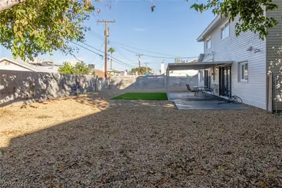 2684 Palma Vista Avenue Yard
