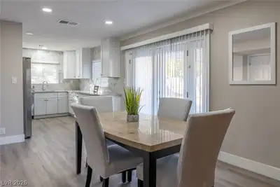 2684 Palma Vista Avenue Dining Area