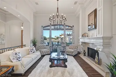 1364 Opal Valley Street Living Room
