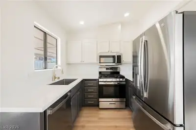 601 Carleton Drive Kitchen