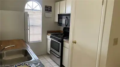 3604 Di Salvo Drive 122 Kitchen
