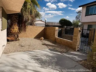 4338 North Caliente Street 15 Courtyard