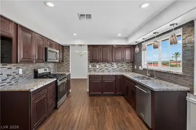 1049 Geranium Drive Kitchen