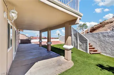 1049 Geranium Drive Patio