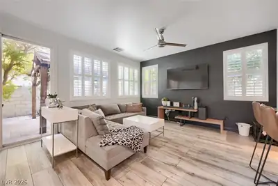 2621 Rainbow River Drive Living Room