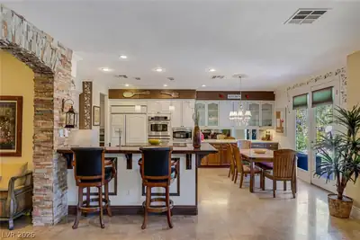 724 PINNACLE HEIGHTS Lane Kitchen