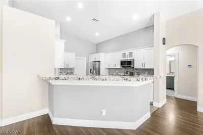 6718 Hawthorne Creek Court Kitchen