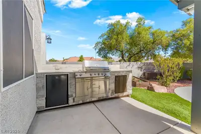 6718 Hawthorne Creek Court Patio