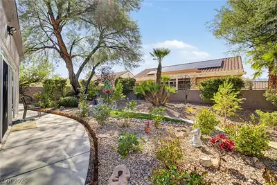 2423 Denham Drive Yard