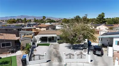 1921 Manhattan Drive Las Vegas, NV 89106